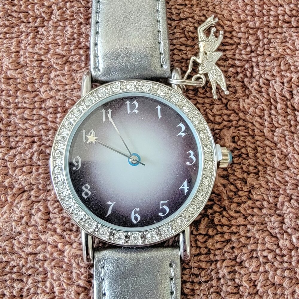 Paris Hilton Fairy Dust Women's Wrist Watch With Charm NWOT BATTERY INCLUDED